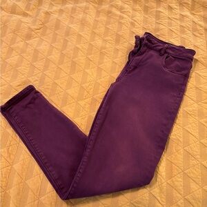 Hi-Rise Jegging in Maroon